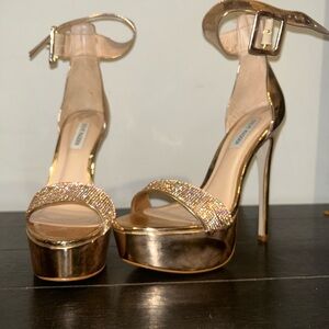 Steve Madden- used